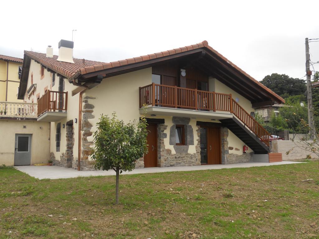Apartamentos Aldagaia Hernani Zimmer foto
